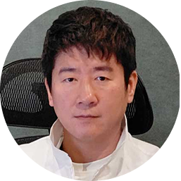 院長 川向  哲
